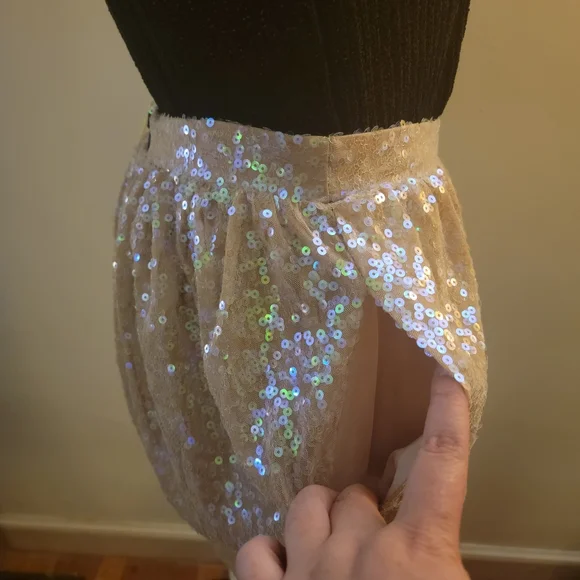 BCBGeneration Sequin Mini Skirt NWT - Picture 4 of 8